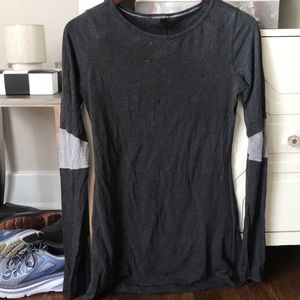 Lululemon grey tee